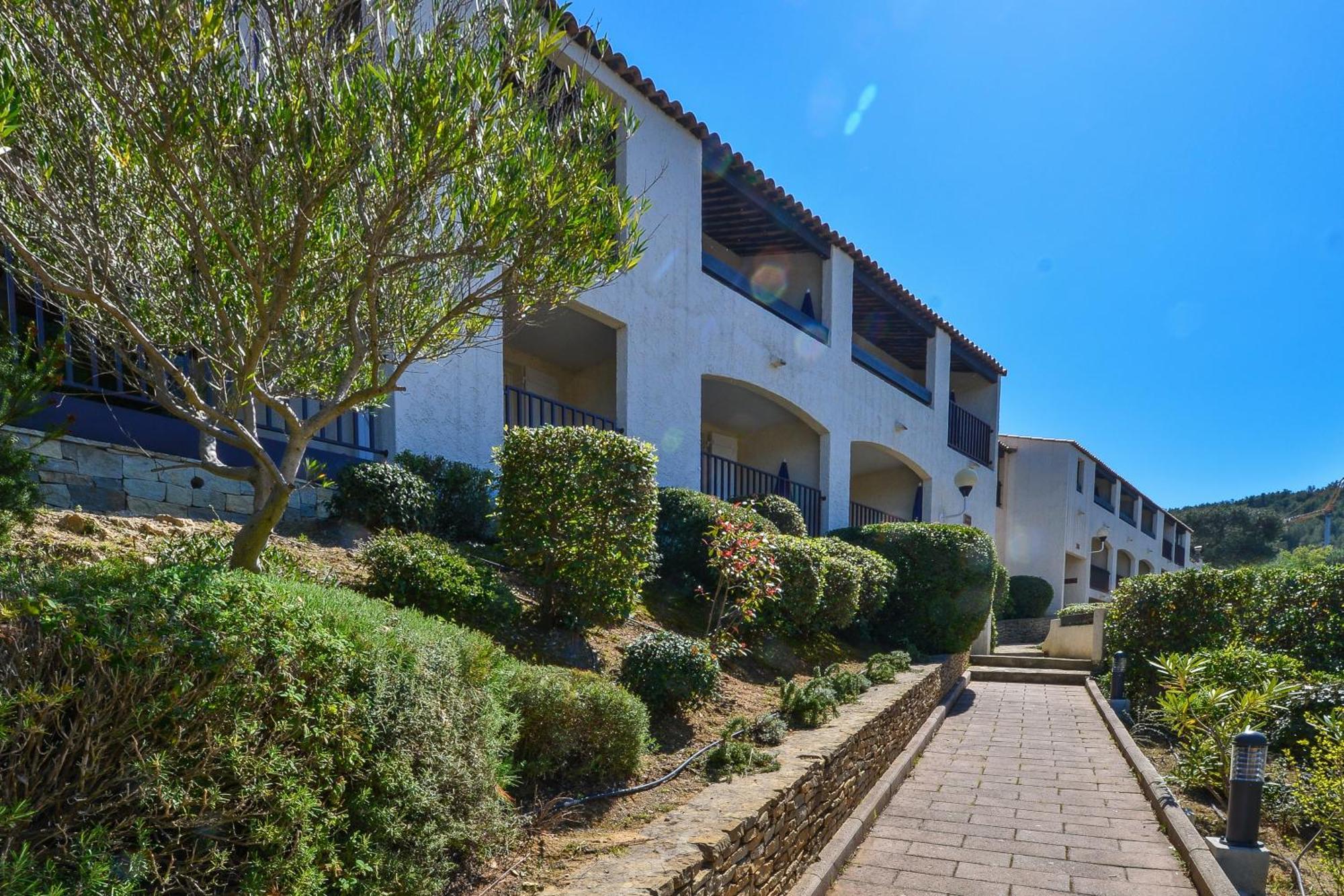VVF Villages La Madrague à Saint Cyr sur mer Esterno foto